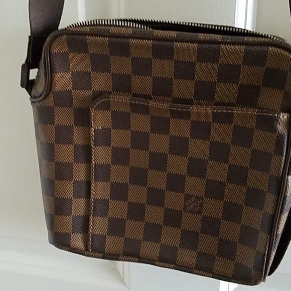 Authentic Louis Vuitton Messenger Bag - Picture 4 of 8